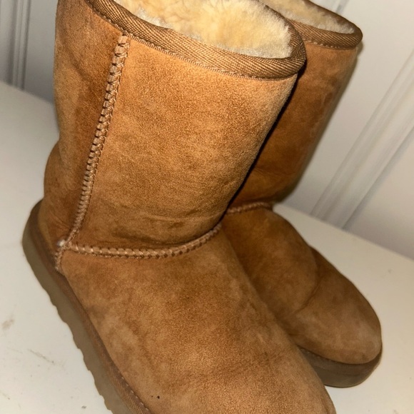 UGG Chestnut Suede Boots with Shearling - Picture 1 of 7